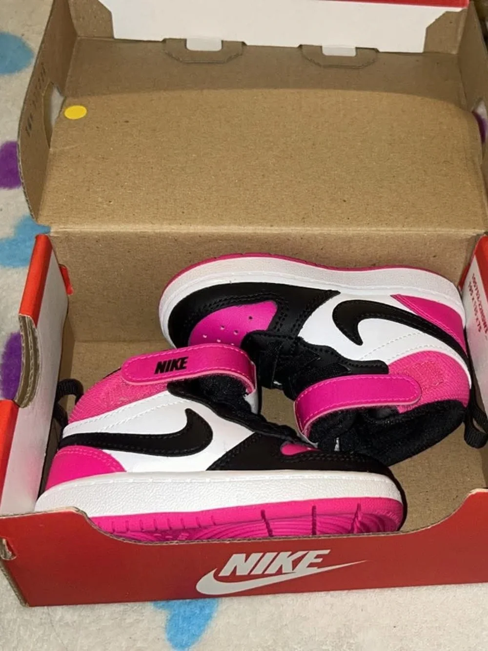 Nike Kids Mid-Top Sneakers in Pink/Black/White